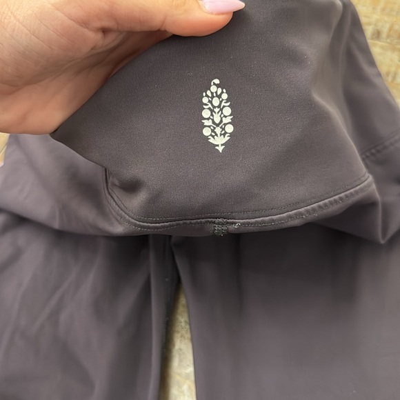 Revolve Movement Freestyle Rise Legging in Dark Purple
FREE PEOPLE - Picture 15 of 15